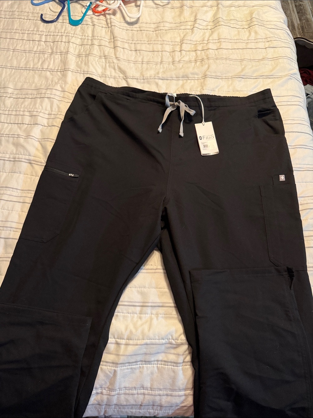 Figs Women’s Black Straight-Leg Scrub Pants with Drawstring